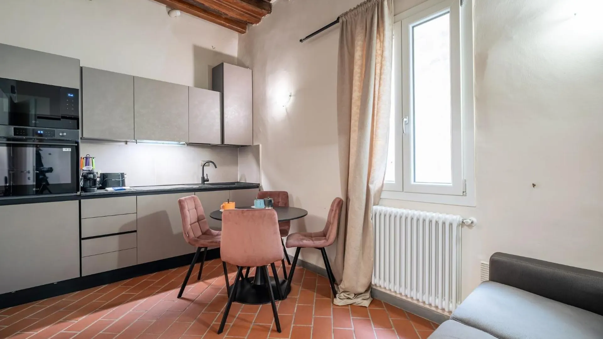 Ponte Vecchio Central Flats Florence Apartment